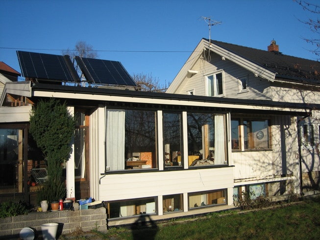 Stort hus med en solfanger