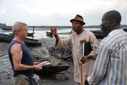 Fra Bodø til Bodo: Fylkesleder Erling Solvang knytter bånd med aktivister og befolkning i Bodo i Niger-deltaet i Nigeria, et område som virkelig har fått smake oljeindustriens bakside. Nå har han internasjonal støtte for å spare Lofoten for oljevirksomhet.