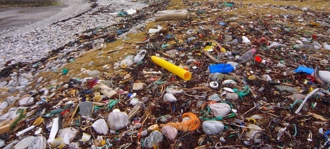 plastforsøpling strand