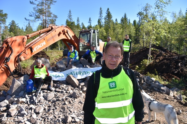 Aksjon mot bygging av omstridt skogsbilvei med Naturvernforbundet