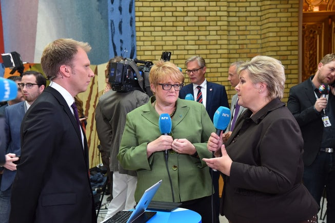 Politikere som snakker med NRK