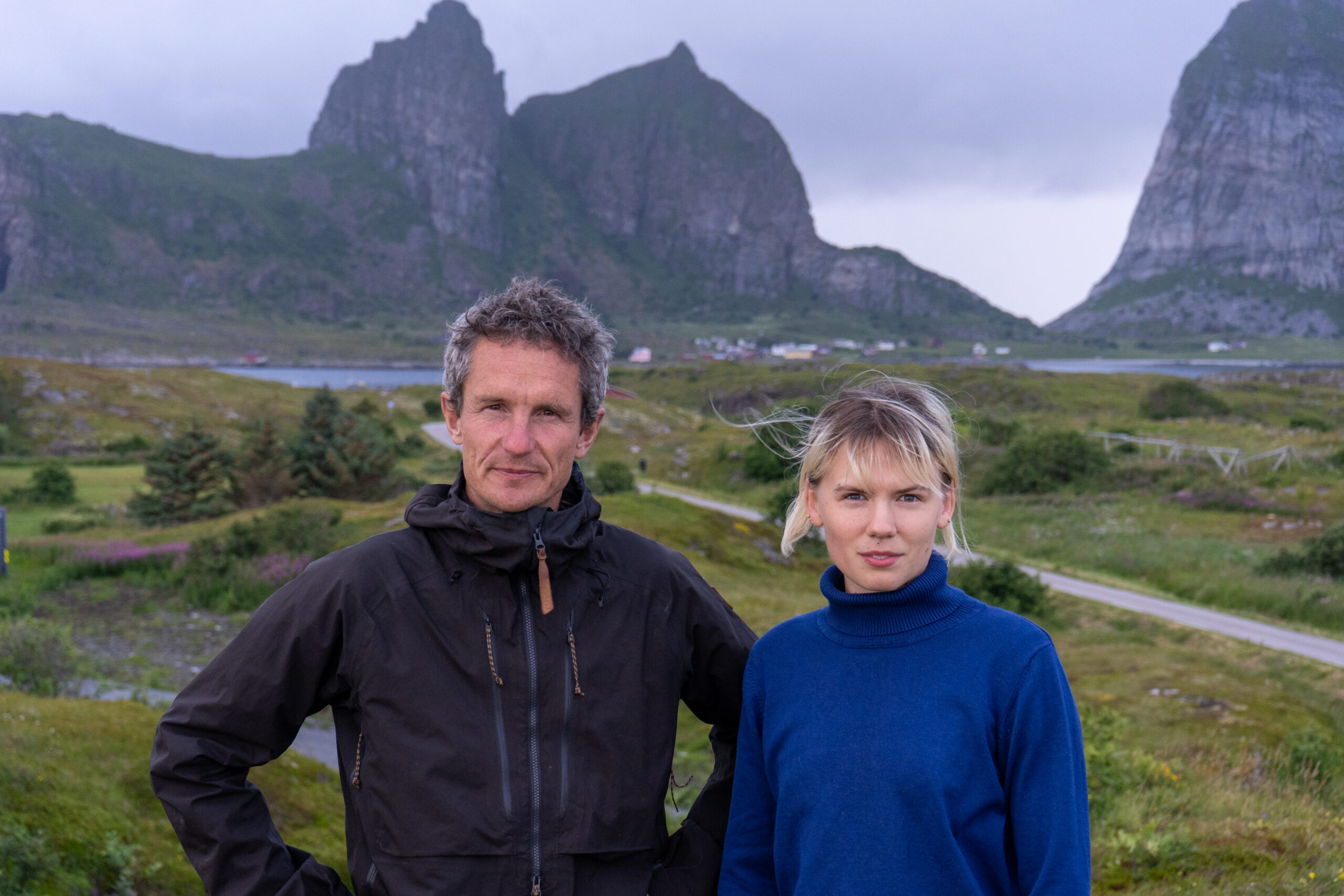 Truls Gulowsen, leder i Naturvernforbundet, og Gina Gylver, leder i natur og Ungdom, på Træna. Foto Jørgen Næss Karlsen