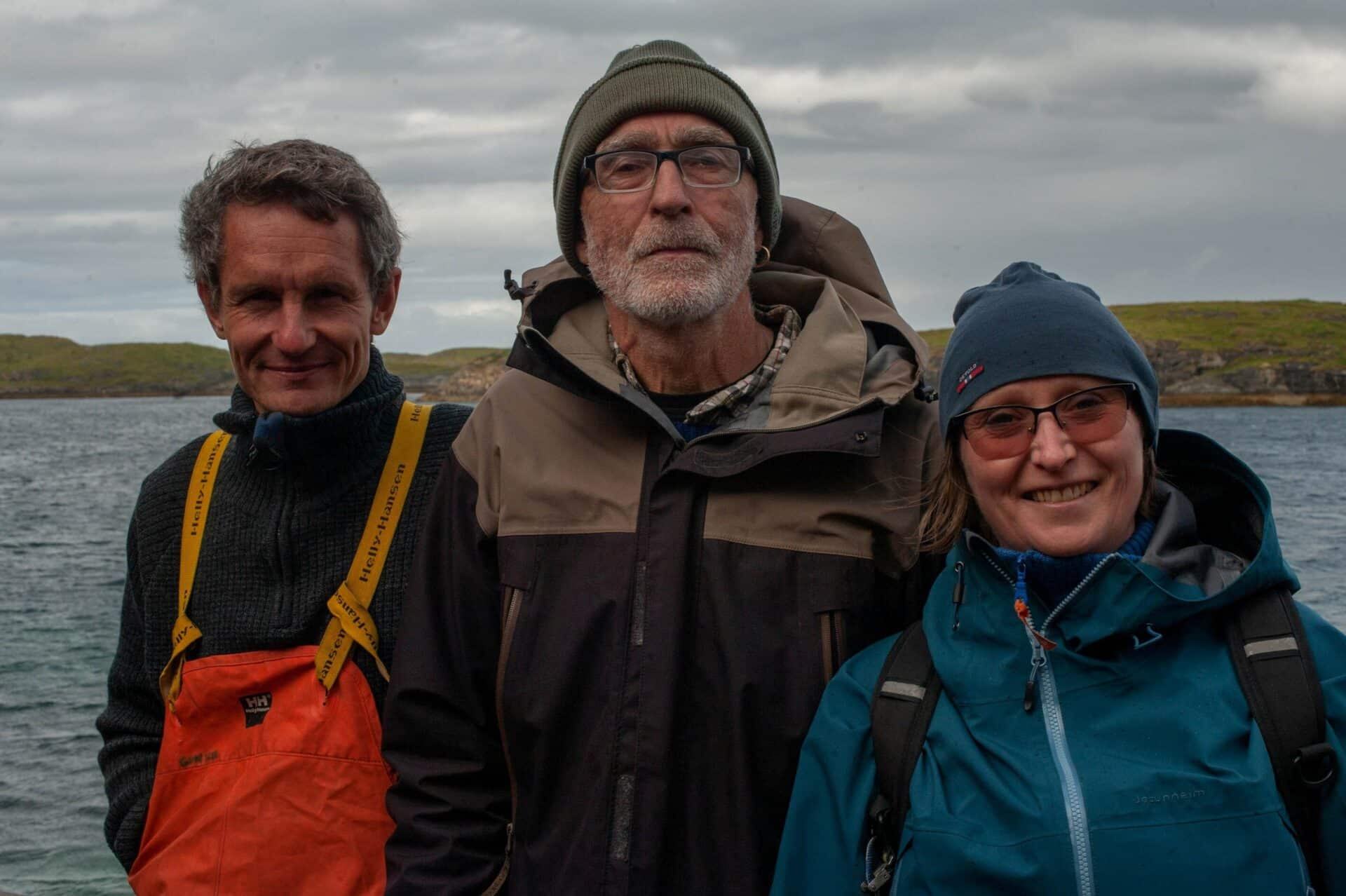 Truls Gulowsen, leder i Naturvernforbundet, sammen med Magne Jensen og Kaja Langvik-Hansen I  Naturvernforbundet i Nordland. Foto: Lars Kufaas