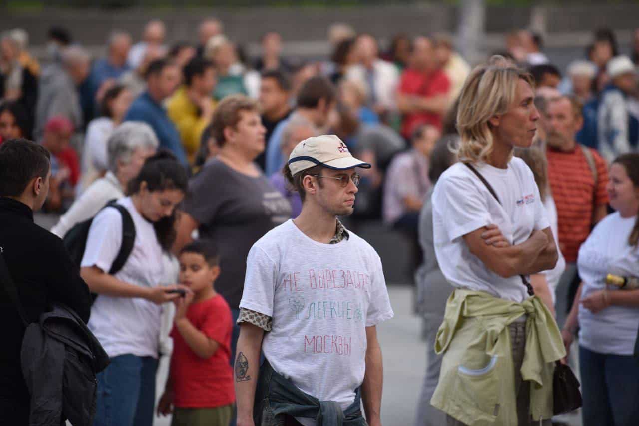 Meeting with State Duma deputy on the problem of development of Krylatskoe district.
