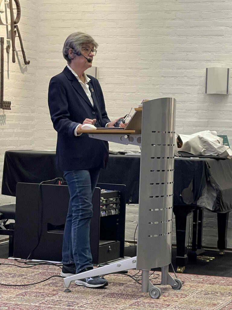 Kari Balke Øiseth innledet