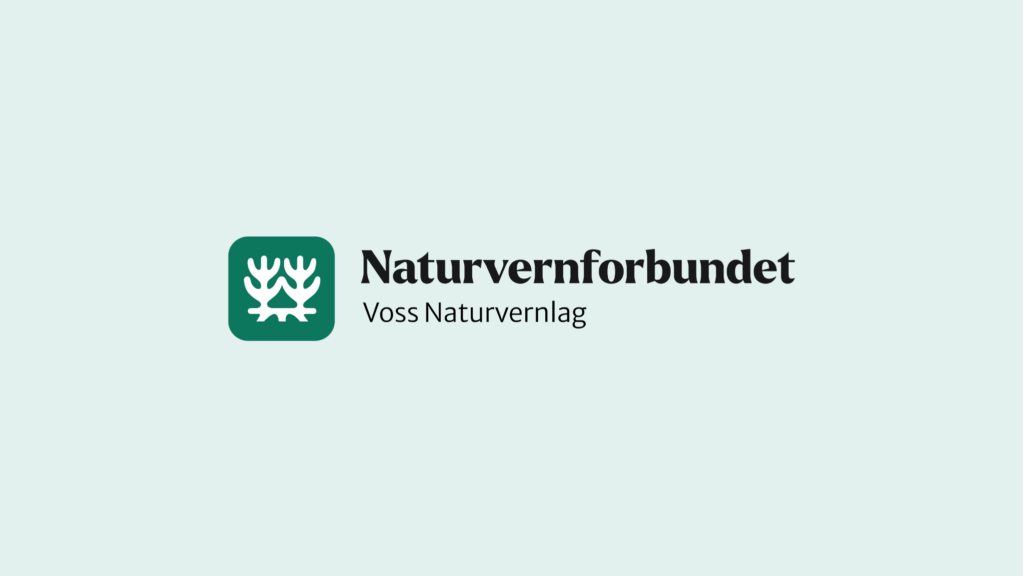 Grønt banner med logoen til Naturvernforbundet Voss