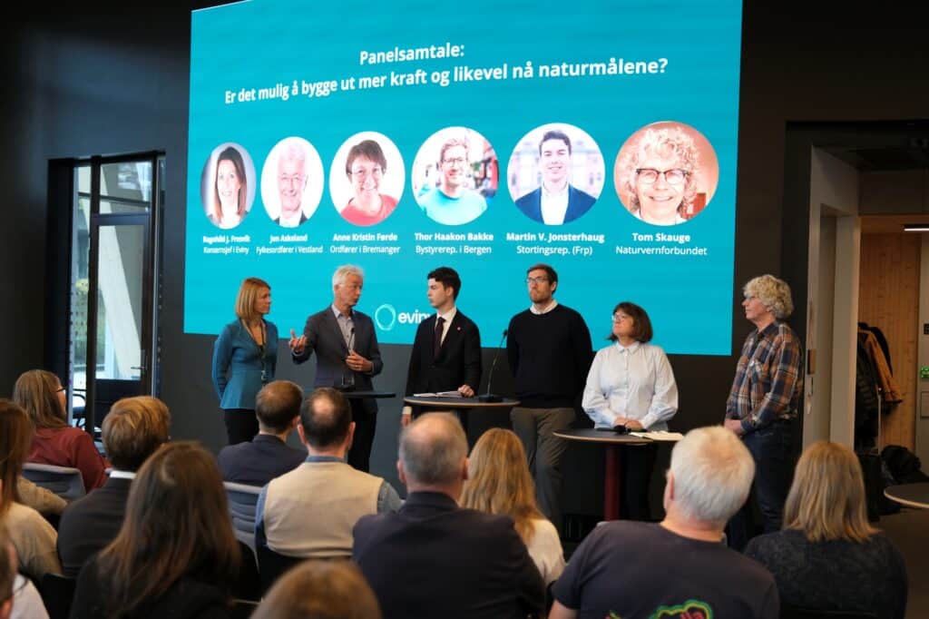Deltakerne i panelet på Evinys frokostseminar: Ragnhild J. Fresvik, Jon Askeland, Martin V. Jonsterhaug, Thor Haakon Bakke, Anne Kristin Førde og Tom Skauge.