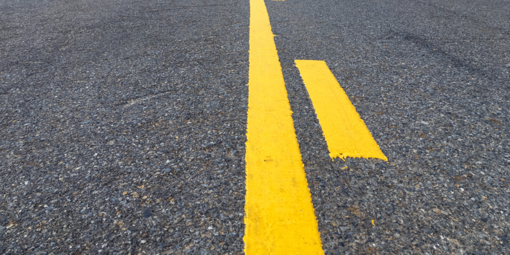 gul midtstripe, foto via stock foto i canva