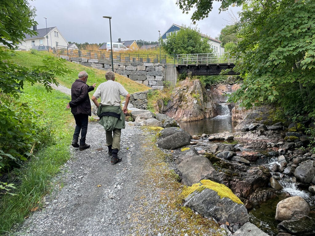 På befaring langs Moldeelva