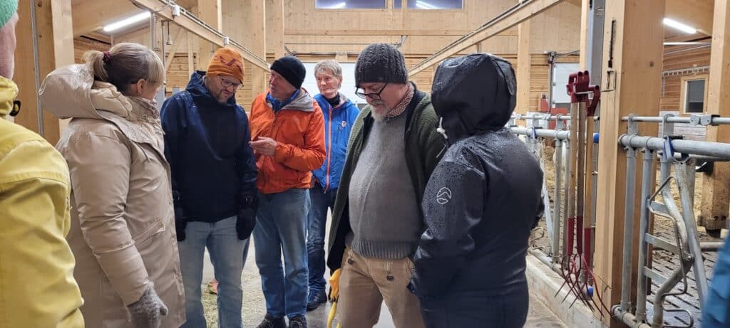Omvisning i kufjøset
