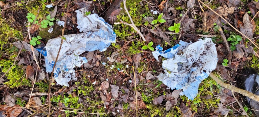 Sånn går det med plastposene som blir liggende ute