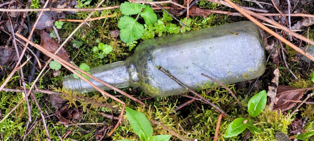 Vi fant flere glassflasker