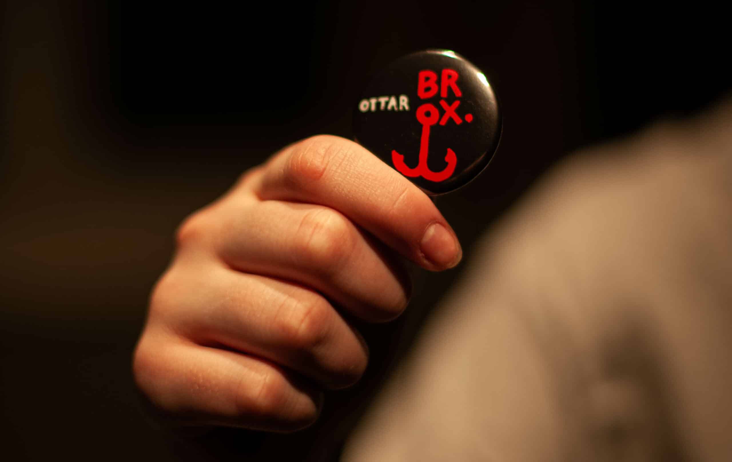 Ottar Brox Button